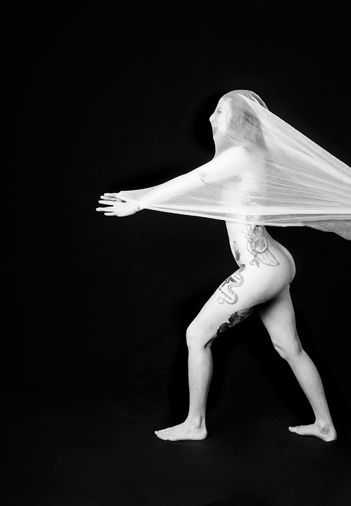 black-and-white-1890445_960_720