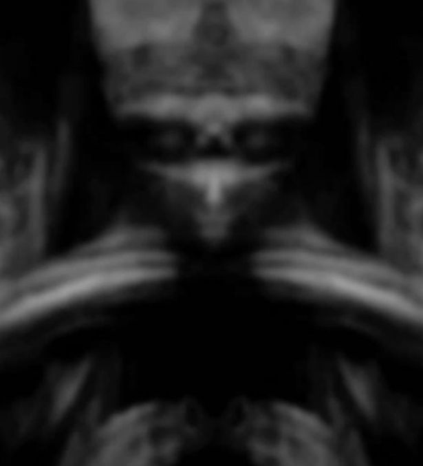 Is an Alien Hidden in Mona Lisa?