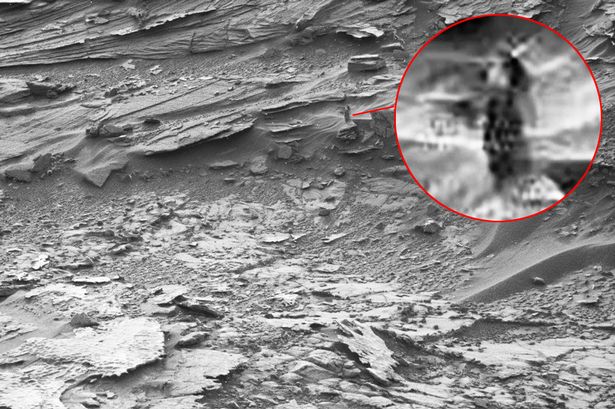 Life on Mars or Rocks, shadows and paredolia?