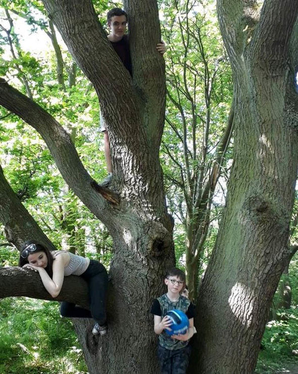 ghost-news-picture-mother-photograph-son-plessey-woods-park-1362256